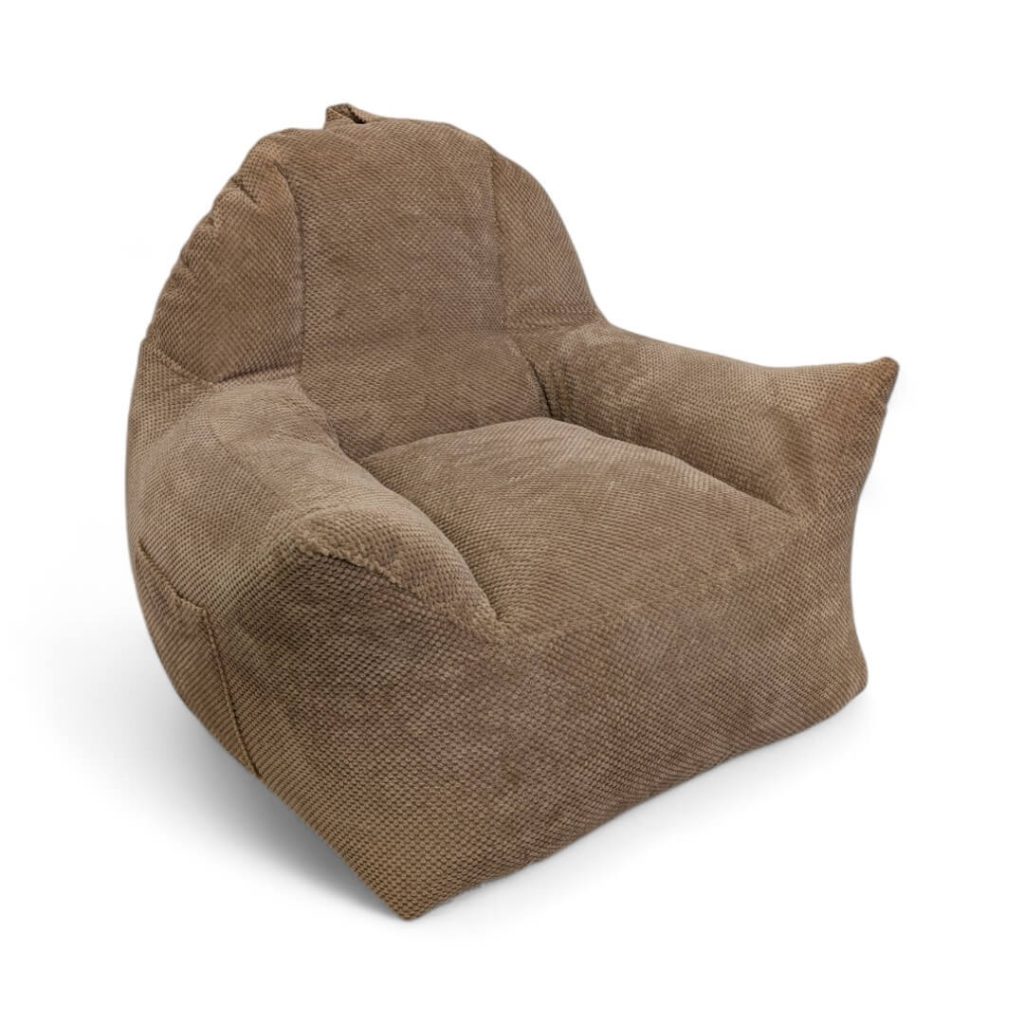 פוף כורסא לסלון VOLENDAM חום בהיר ממוקם בסלון