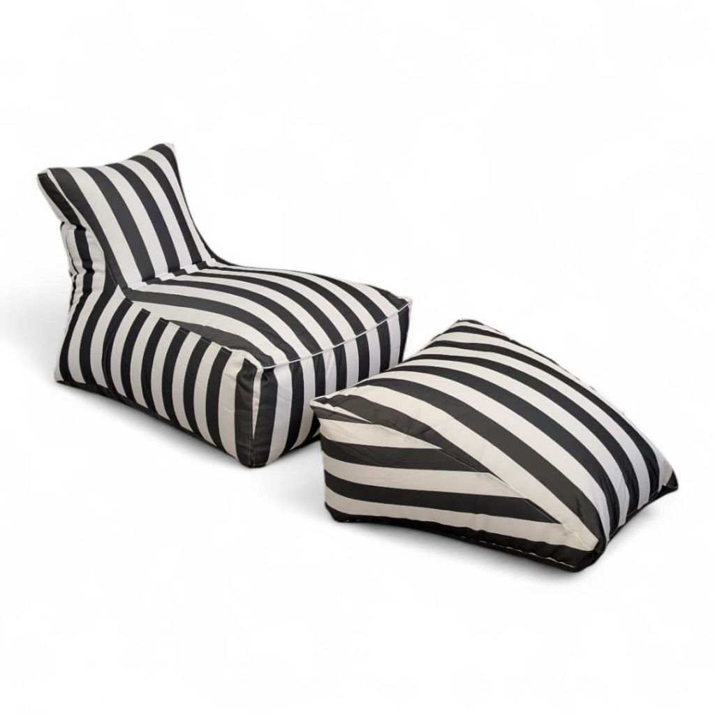 פוף מיטת שיזוף LUSINDA פסים לבן שחור עם דוגמנית