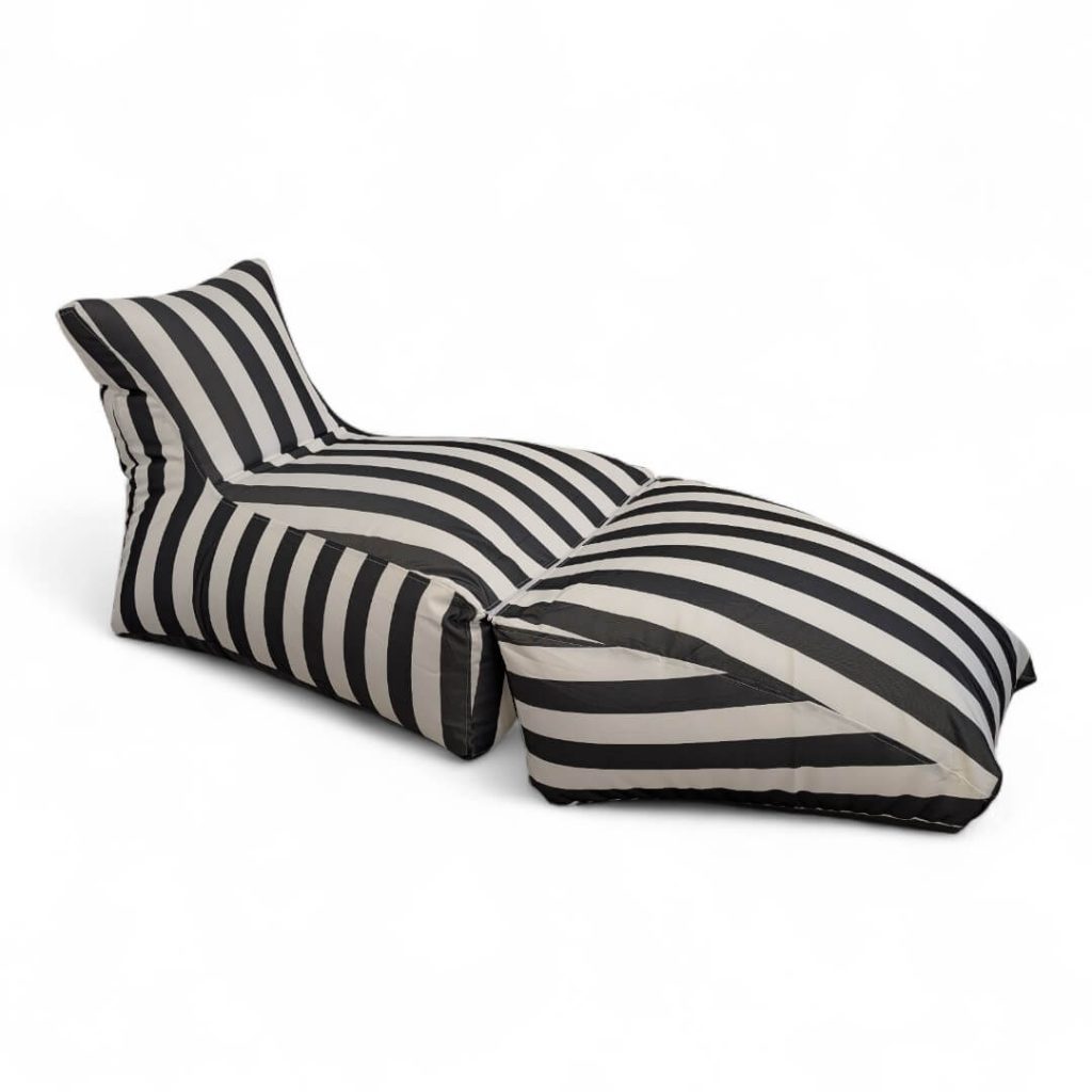 פוף מיטת שיזוף LUSINDA פסים לבן שחור עם דוגמנית