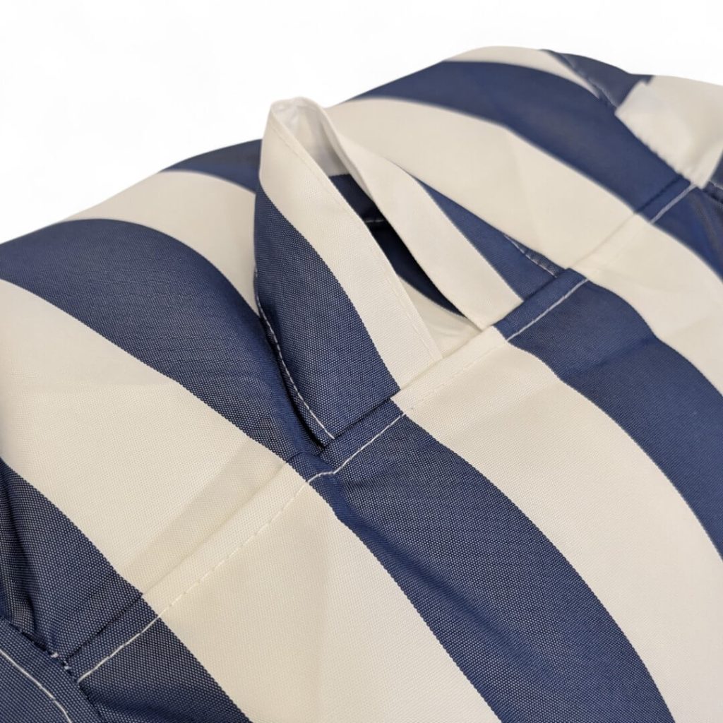 פוף אגס חוץ LILO פסים כחול כהה לבן עם דוגמנית