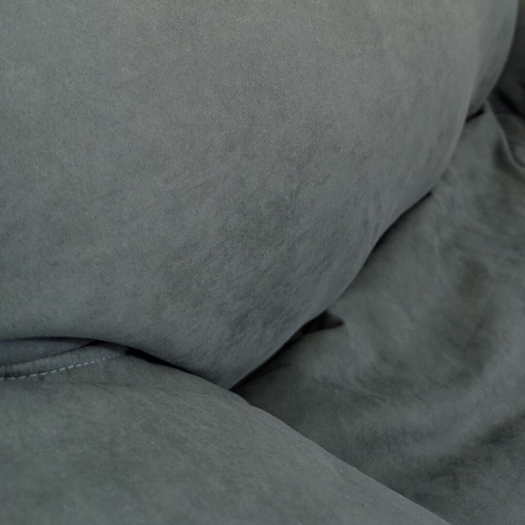 כורסת פוף ORTI בד דמוי זמש קטיפתי ירוק כהה